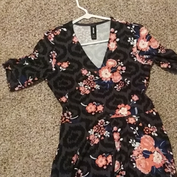 Dress - Picture 2 of 3